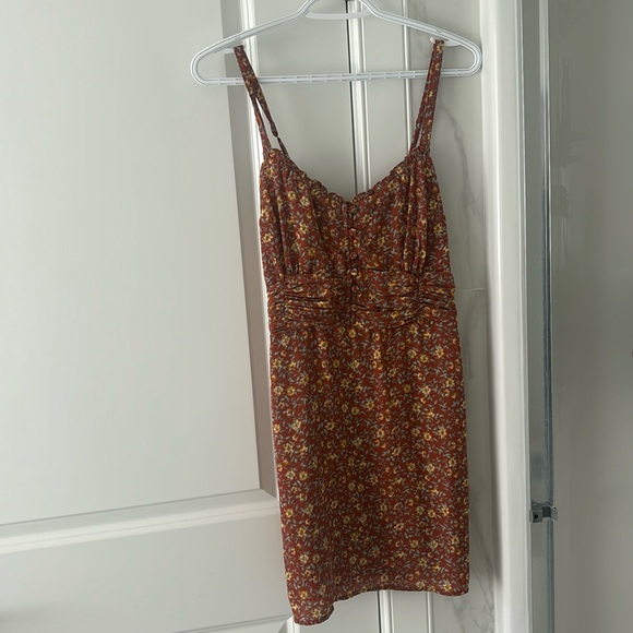 Abercrombie mini dress. Size medium, rust color. Only worn once - Picture 2 of 5